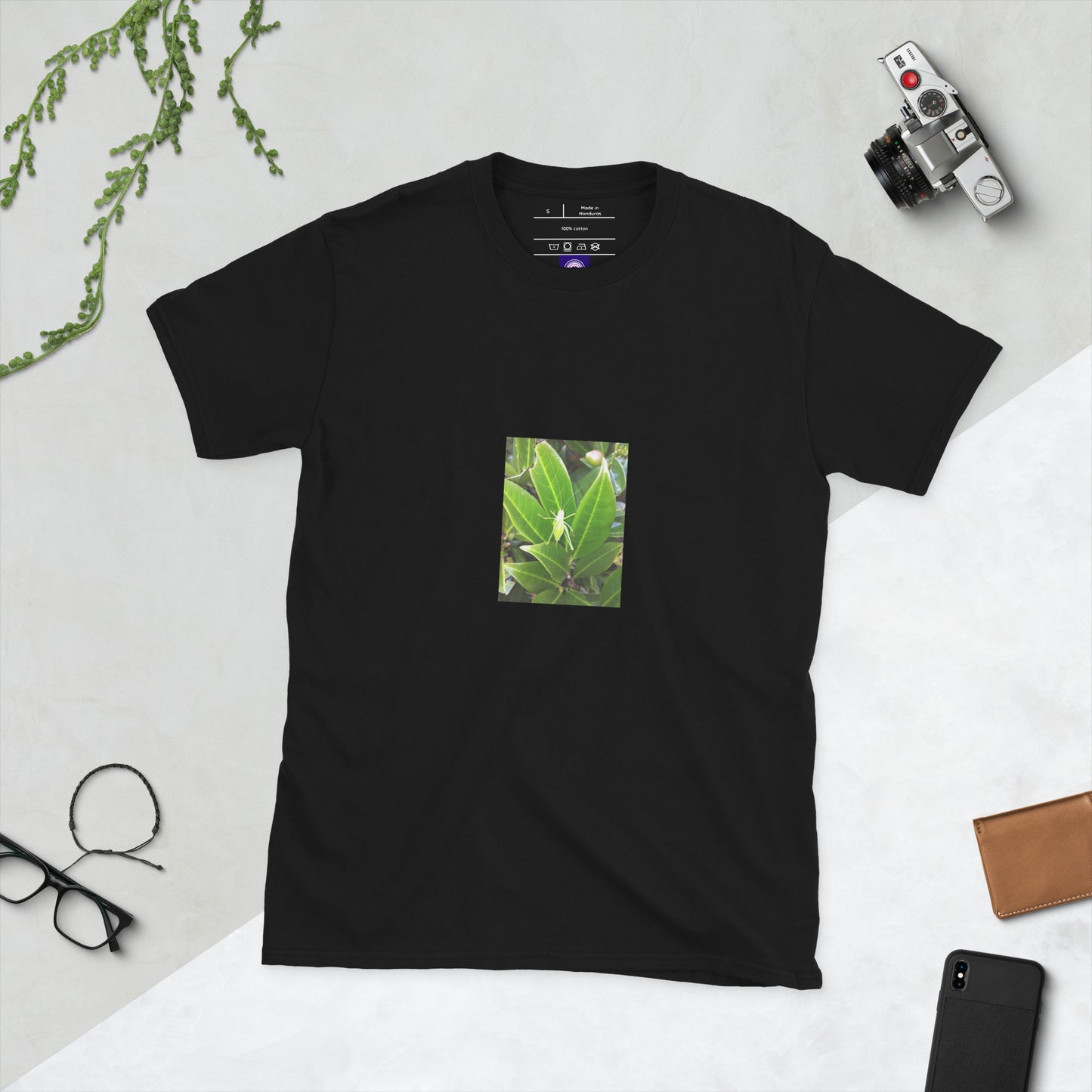 A Bugs Life - Nature In Focus - Short-Sleeve Unisex T-Shirt - Graphic Tee - Black - Front